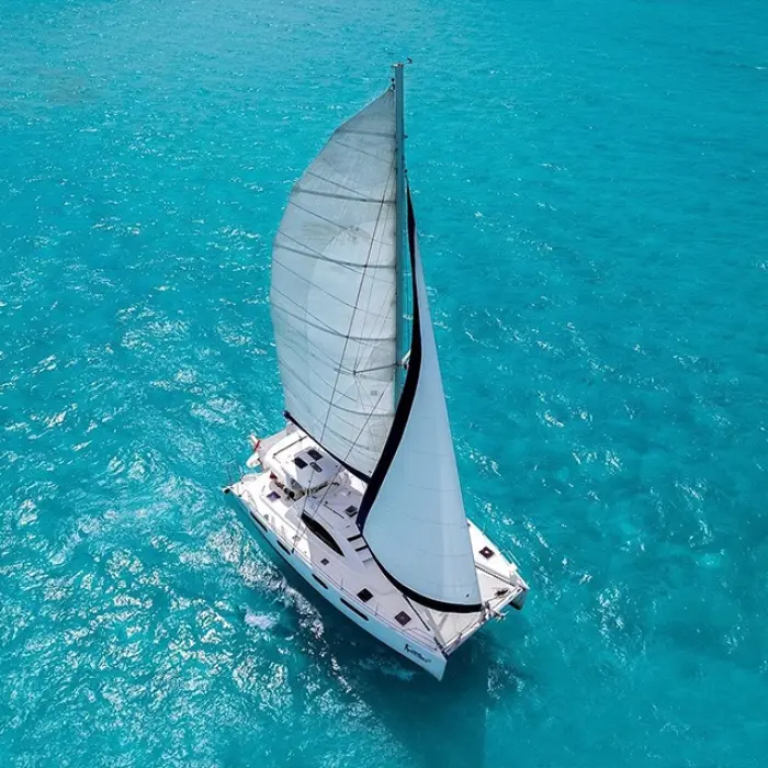 luxury-sailing-catamaran-tour-