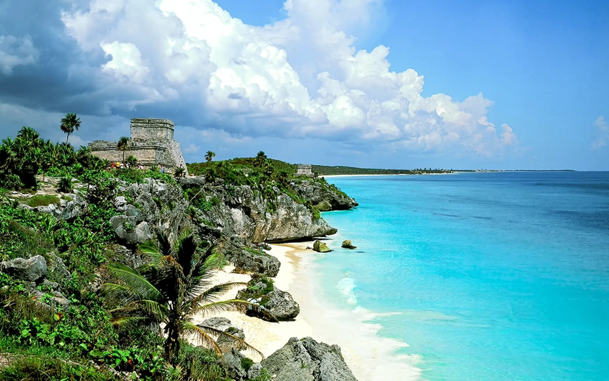 Breathtaking view of Tulum’s ancient ruins perched above turquoise Caribbean waters