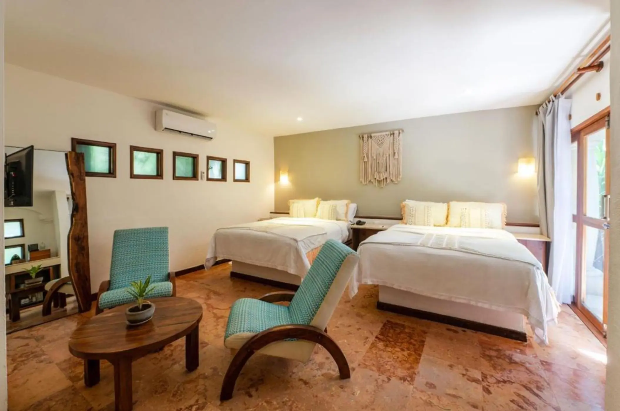 room with two beds at Ana y Jose Hotel