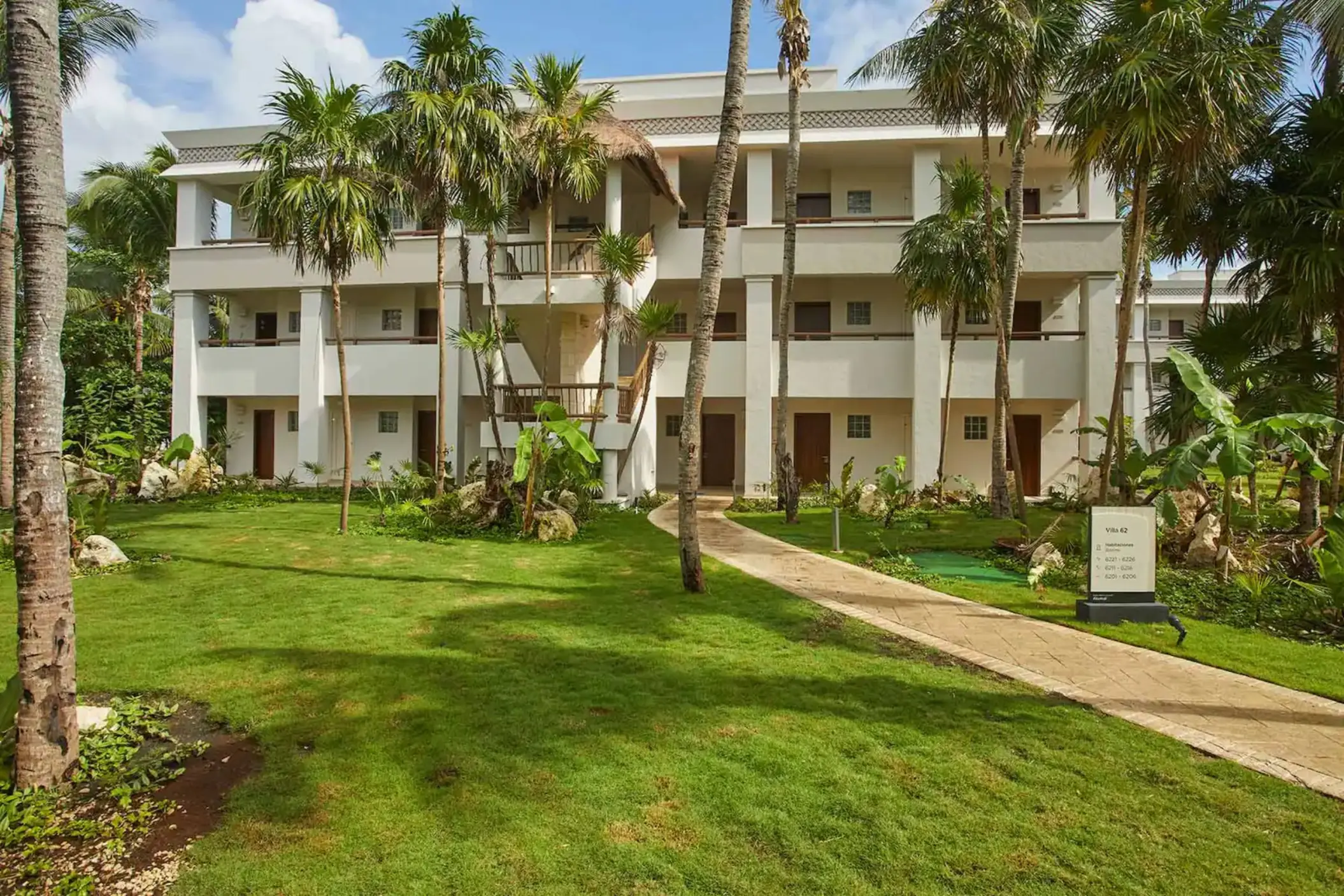 resort grounds at Bahia Principe Luxury Akumal