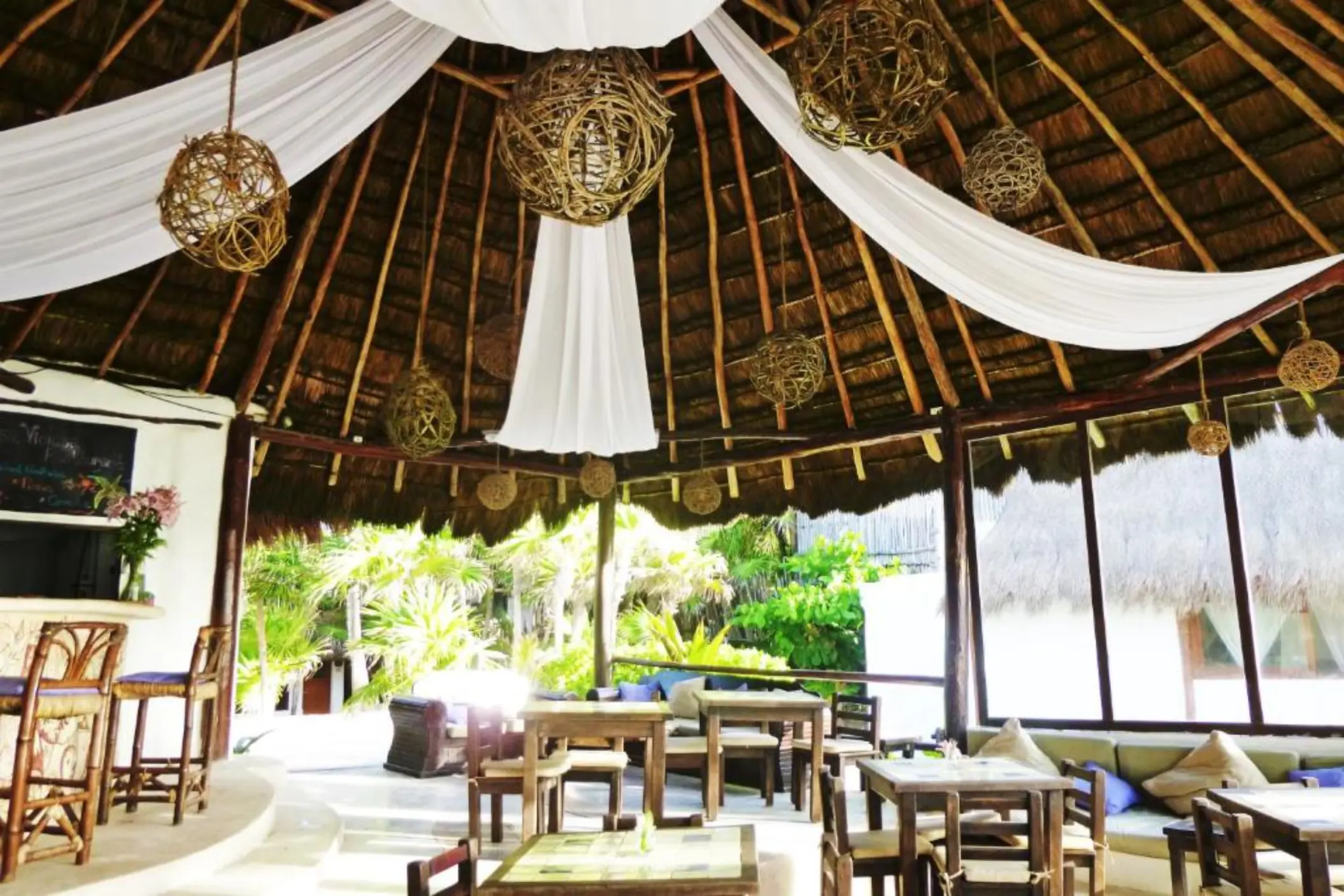restaurant at Casa Violeta