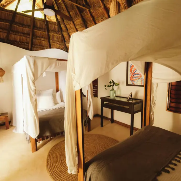 standard room with two beds at Casa Violeta