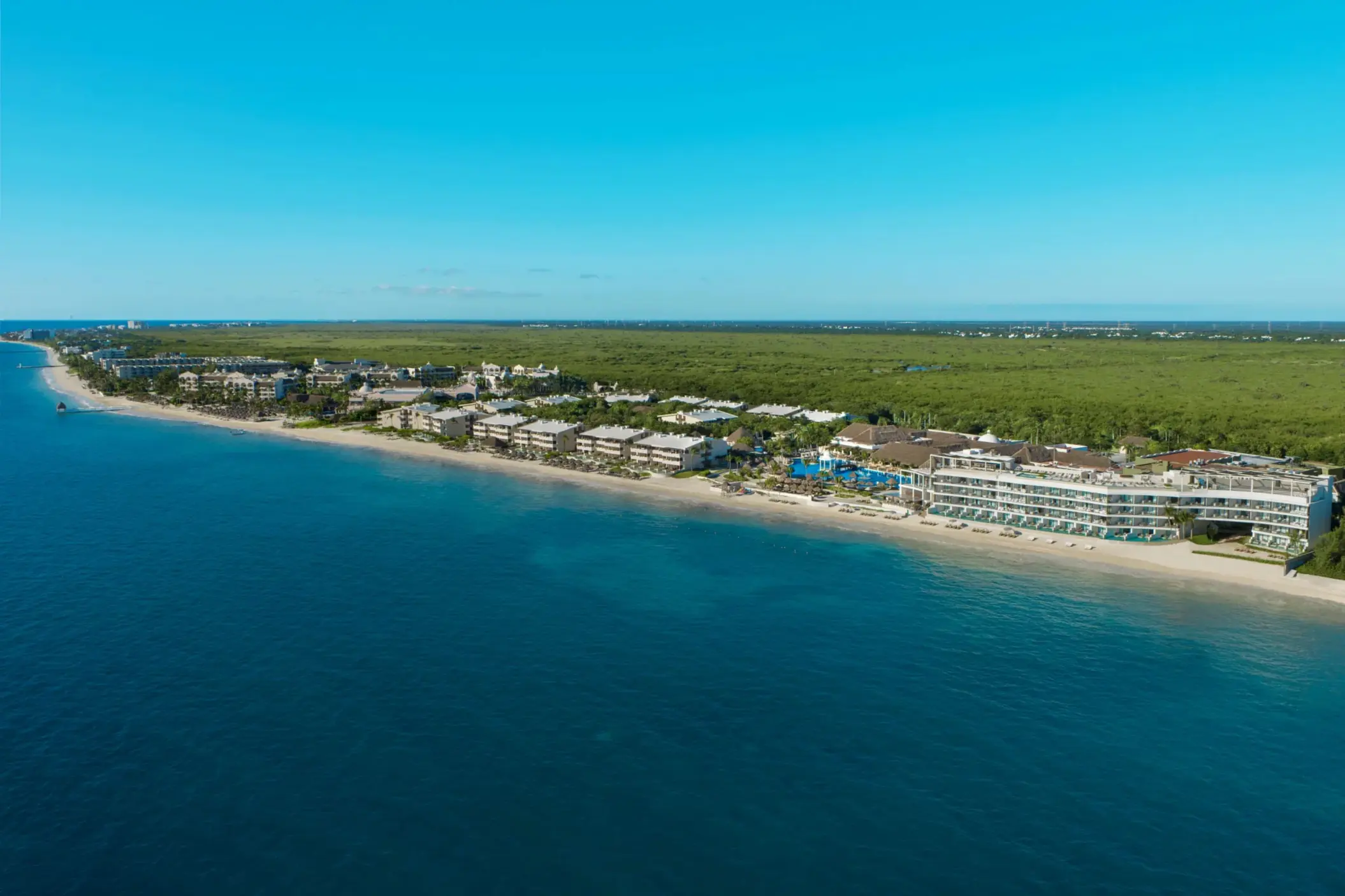 Aerial view of Royalton Splash Riviera Cancun, luxury, pools, and Caribbean beauty all in one.