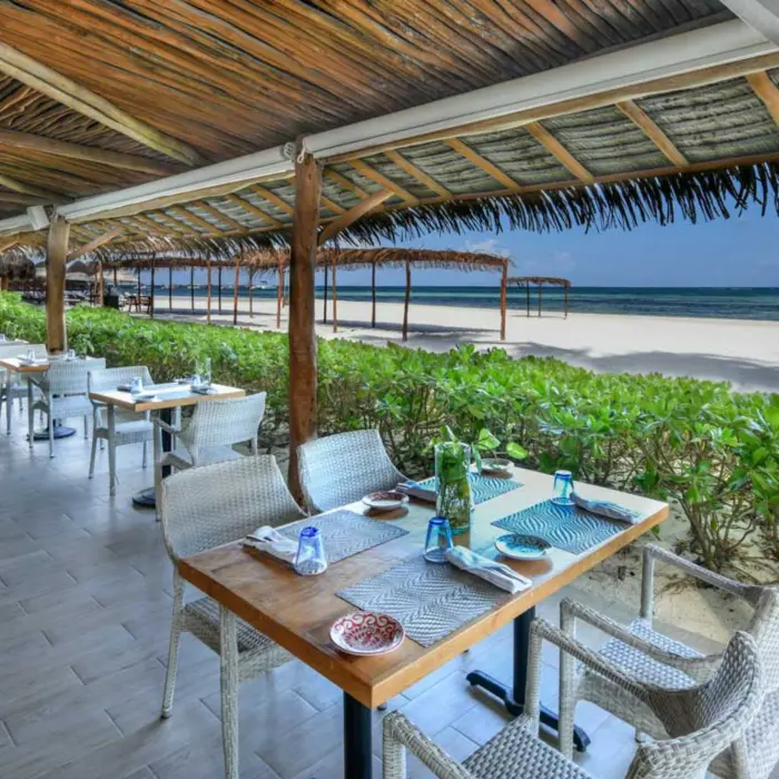 oceanfront dining at El Dorado Maroma