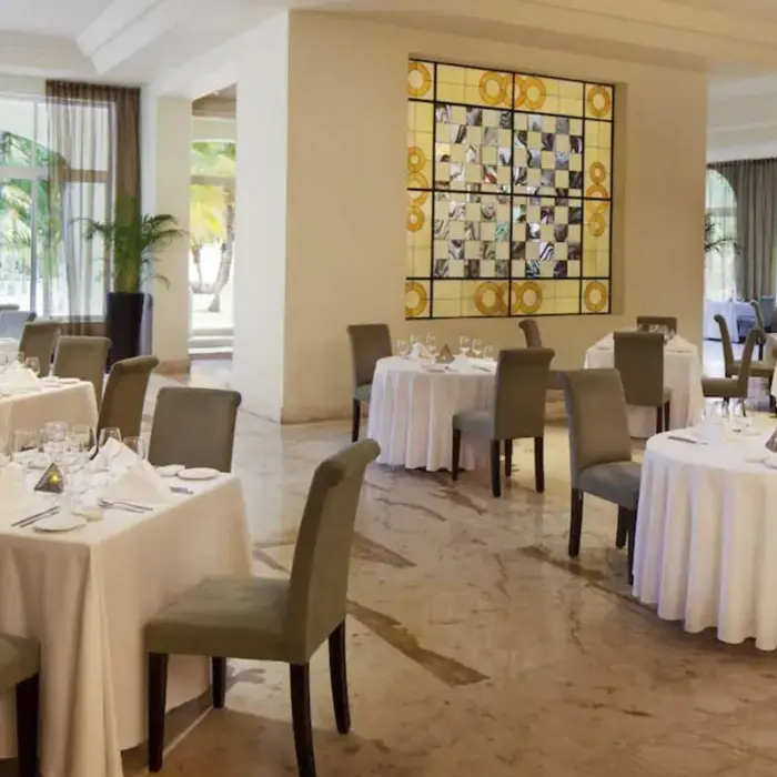 restaurant at El Dorado Royale