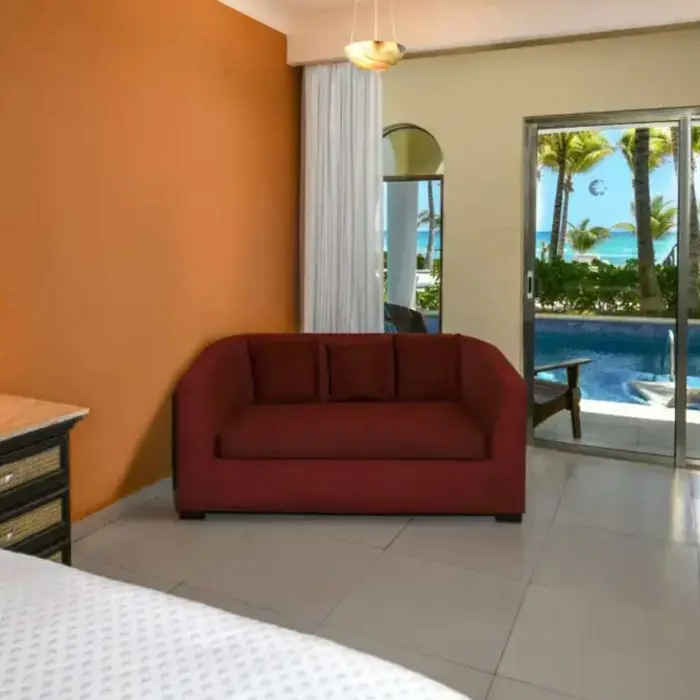 swim out suite at El Dorado Royale
