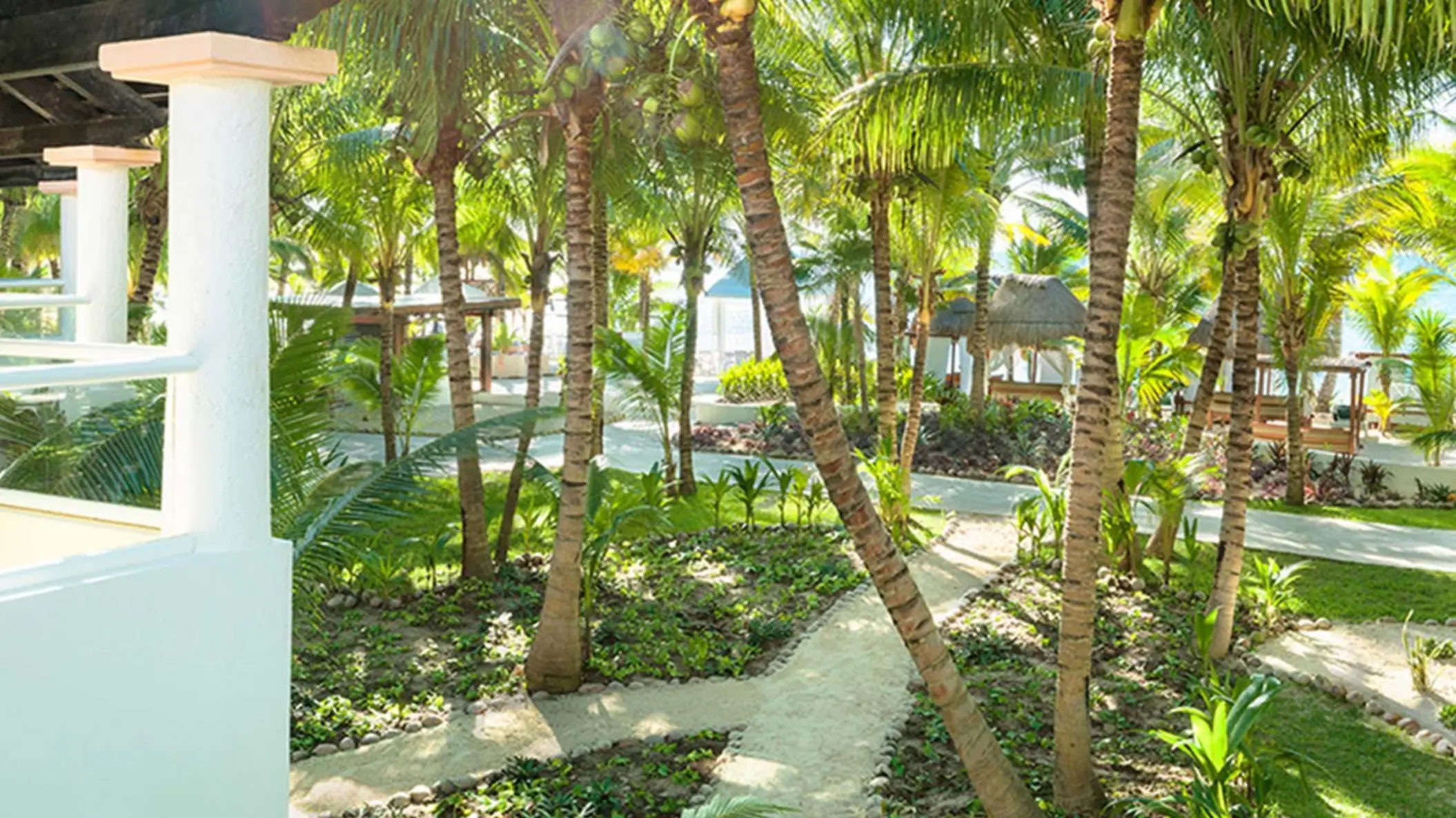landscaped gardens at El Dorado Seaside Suites