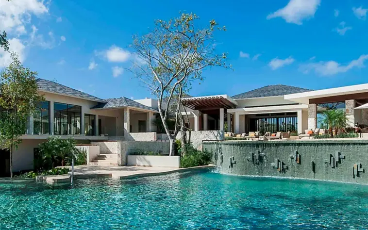 Fairmont Heritage Place Mayakoba resort pool