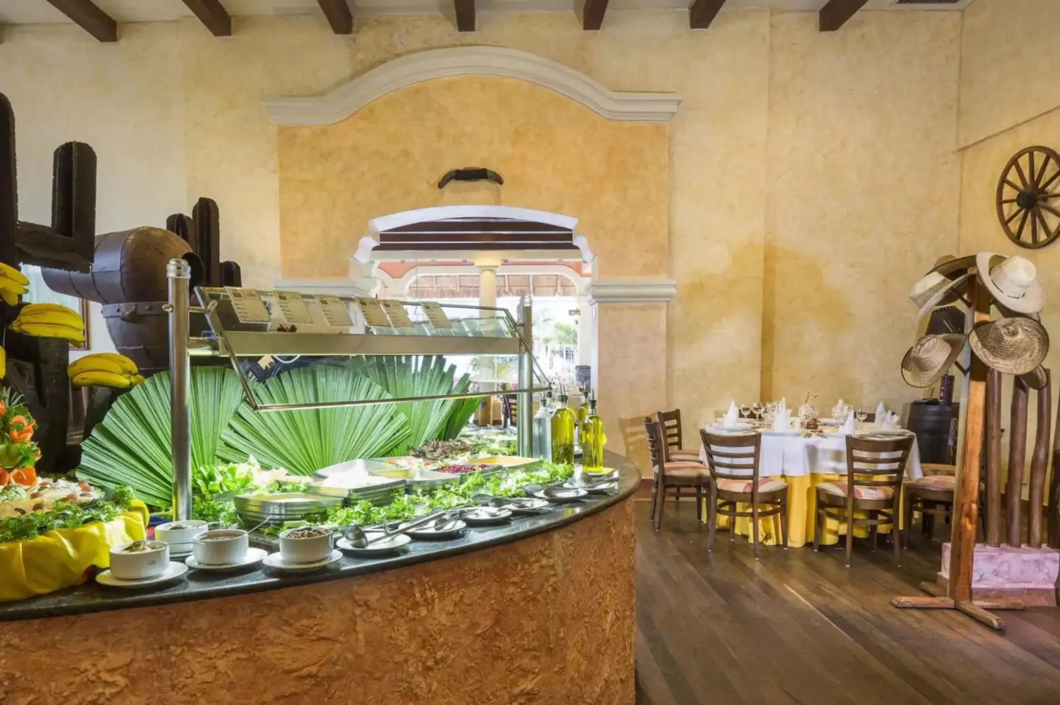 el dorado restaurant at grand palladium colonial