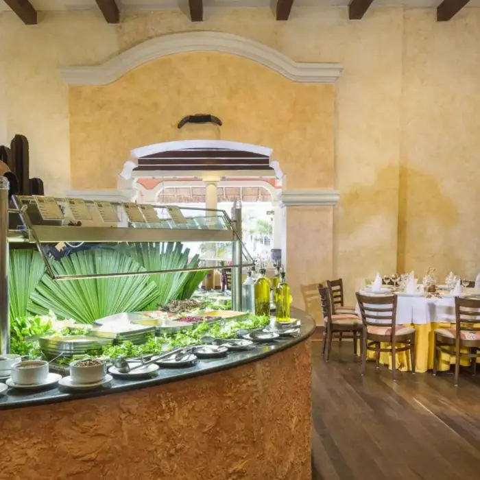 el dorado restaurant at grand palladium colonial