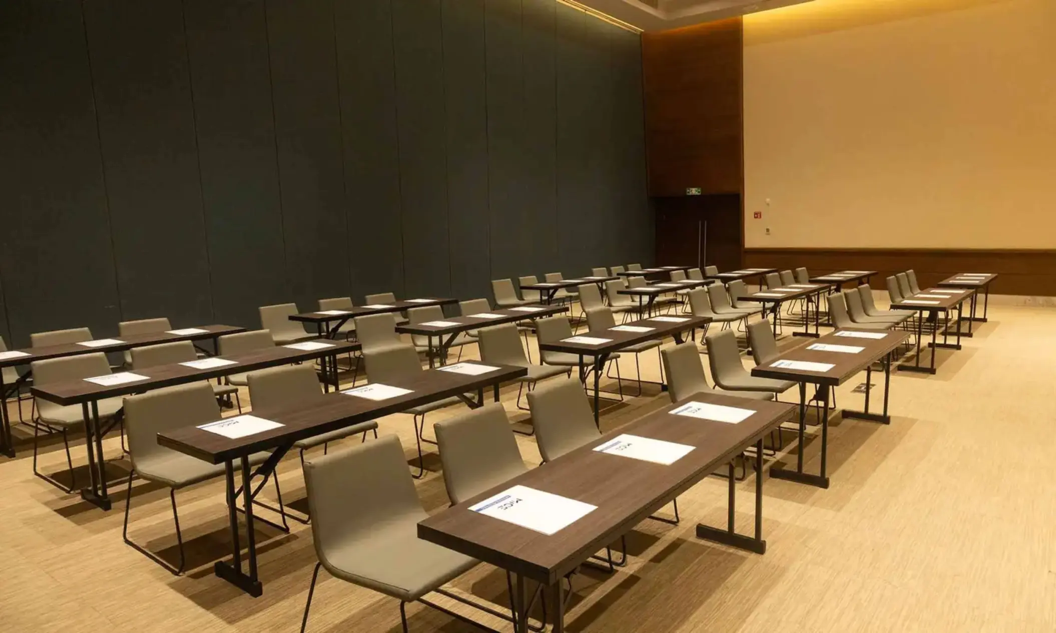 meeting and seminar space at grand palladium colonial