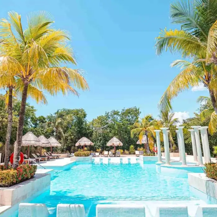 pool at grand palladium colonial
