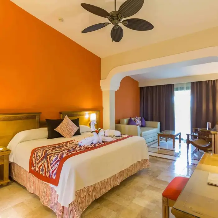 suite at grand palladium colonial