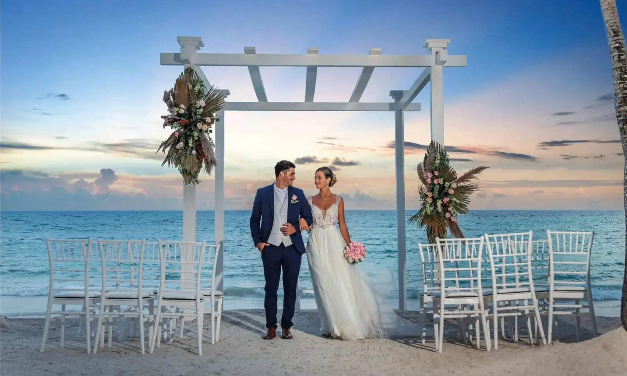 bride and groom at grand palladium kantenah