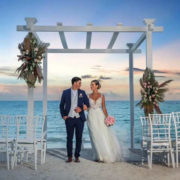 bride and groom at grand palladium kantenah