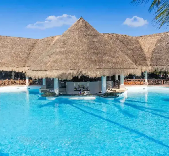 grand azul swim up bar at grand palladium kantenah