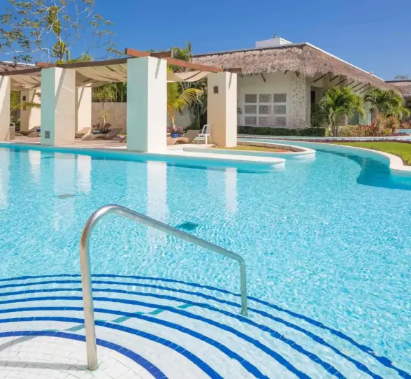 pool at grand palladium kantenah
