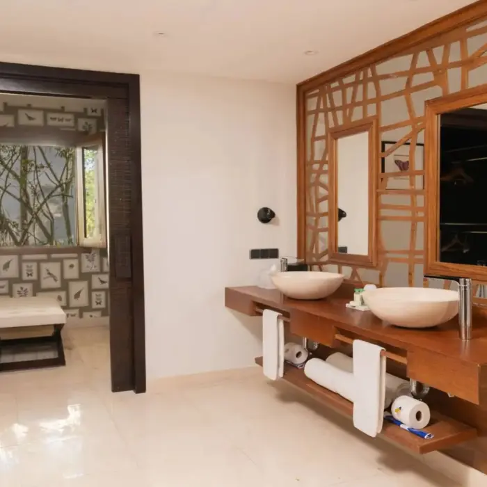 washroom of suite at grand palladium kantenah