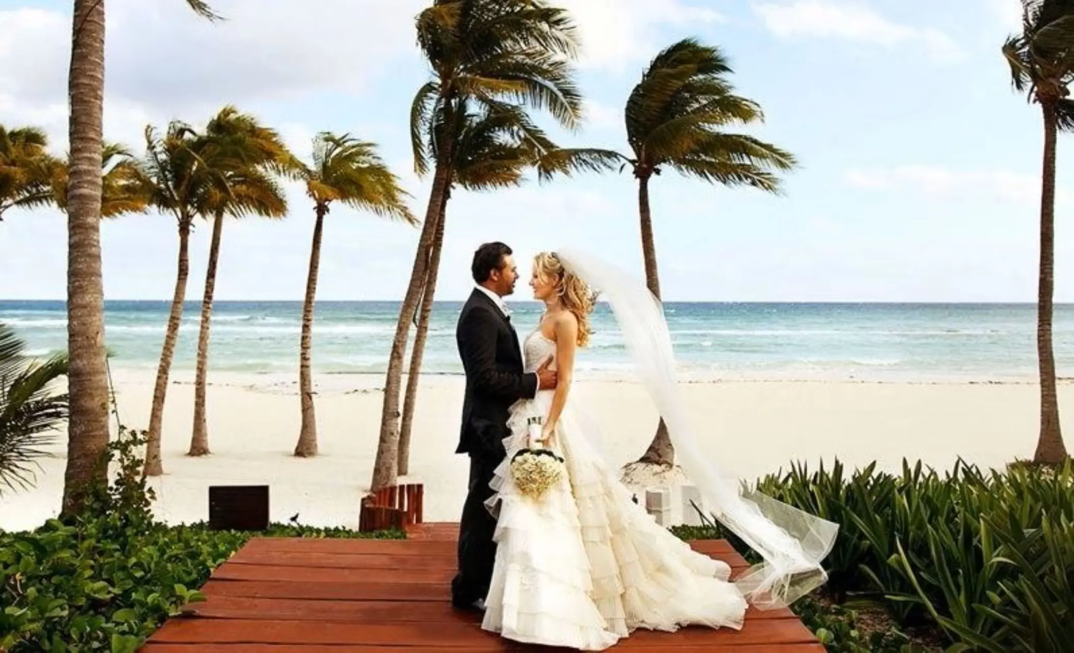 bride and groom at grand velas riviera maya resort