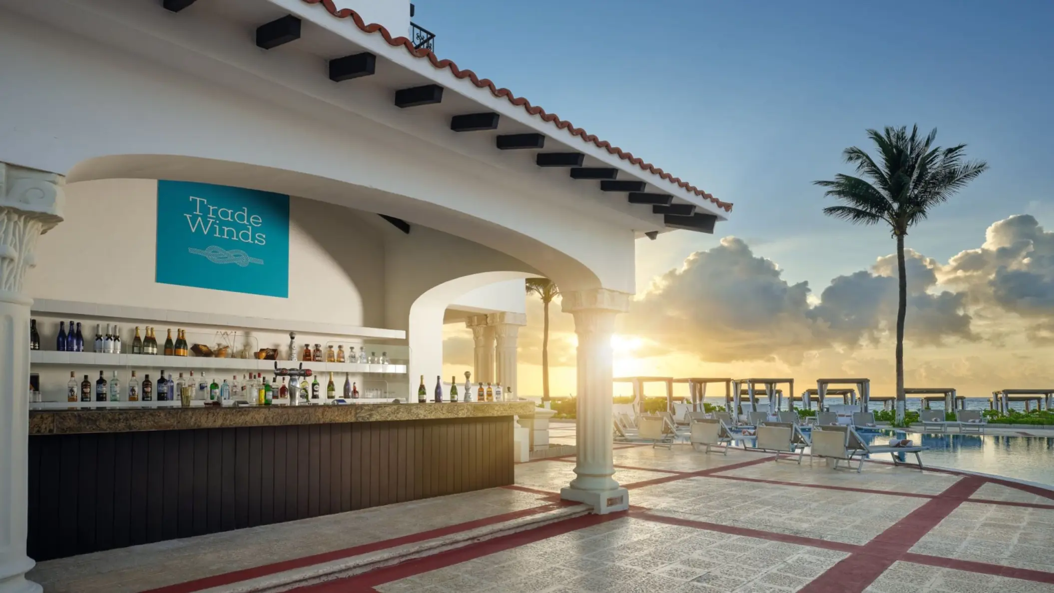 trade winds bar at Hilton Playa del Carmen