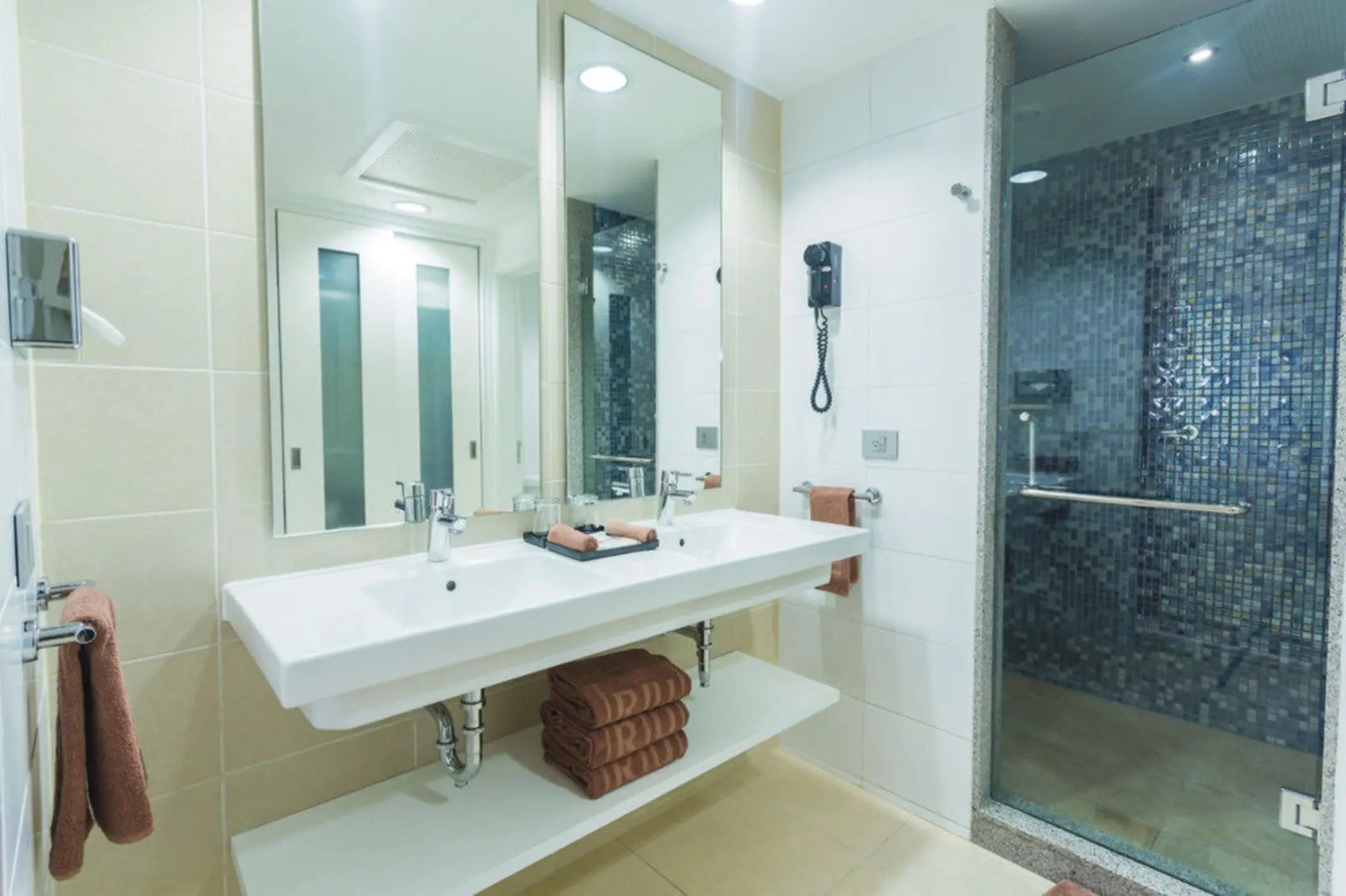 washroom of suite at Hotel Riu Playacar