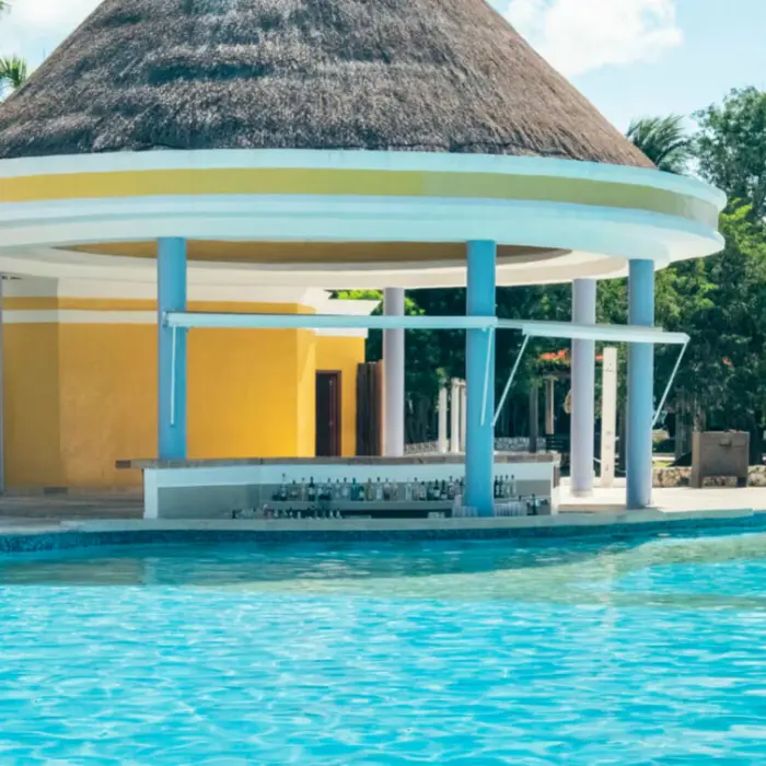 swim up bar at Iberostar Waves Paraiso Beach