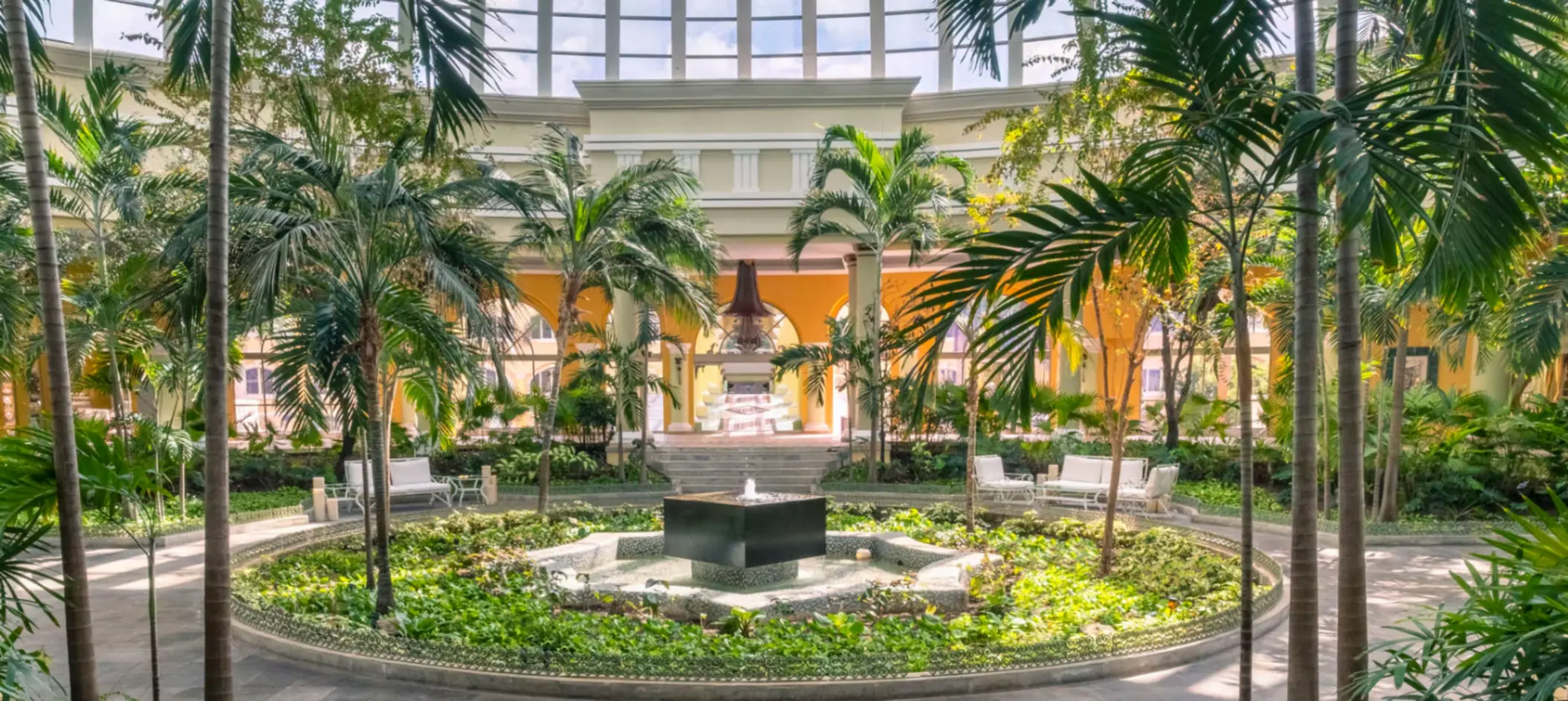 impressive entrance to JOIA Paraiso by Iberostar