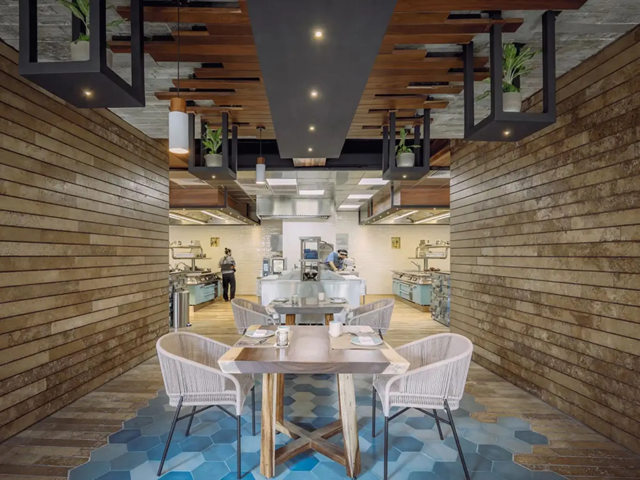 chic restaurant at La Casa de la Playa