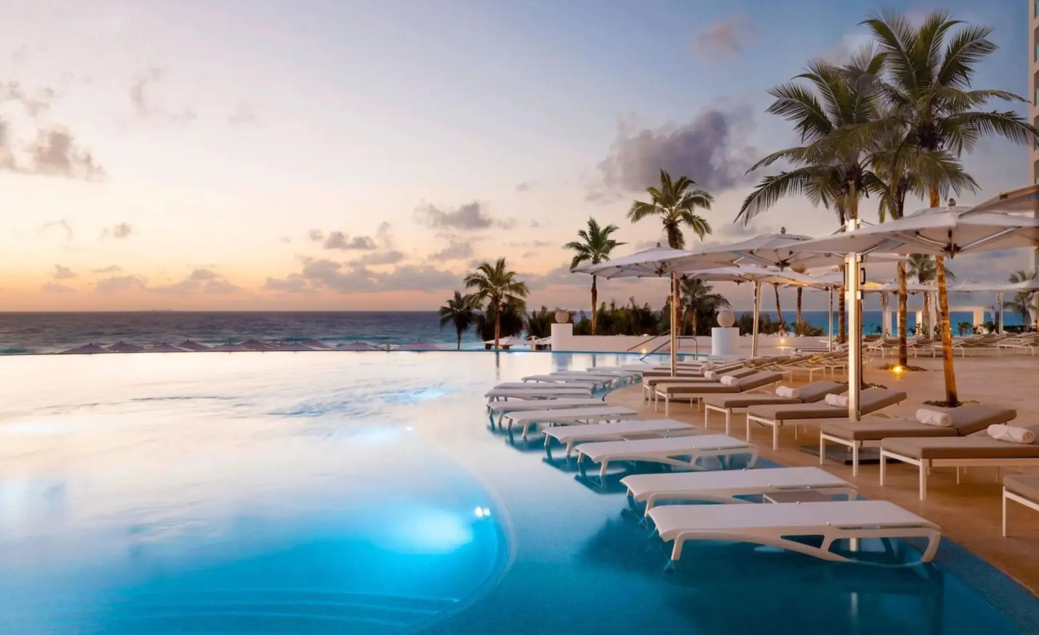 sol pool with loungers at Le Blanc Spa Resort Cancun