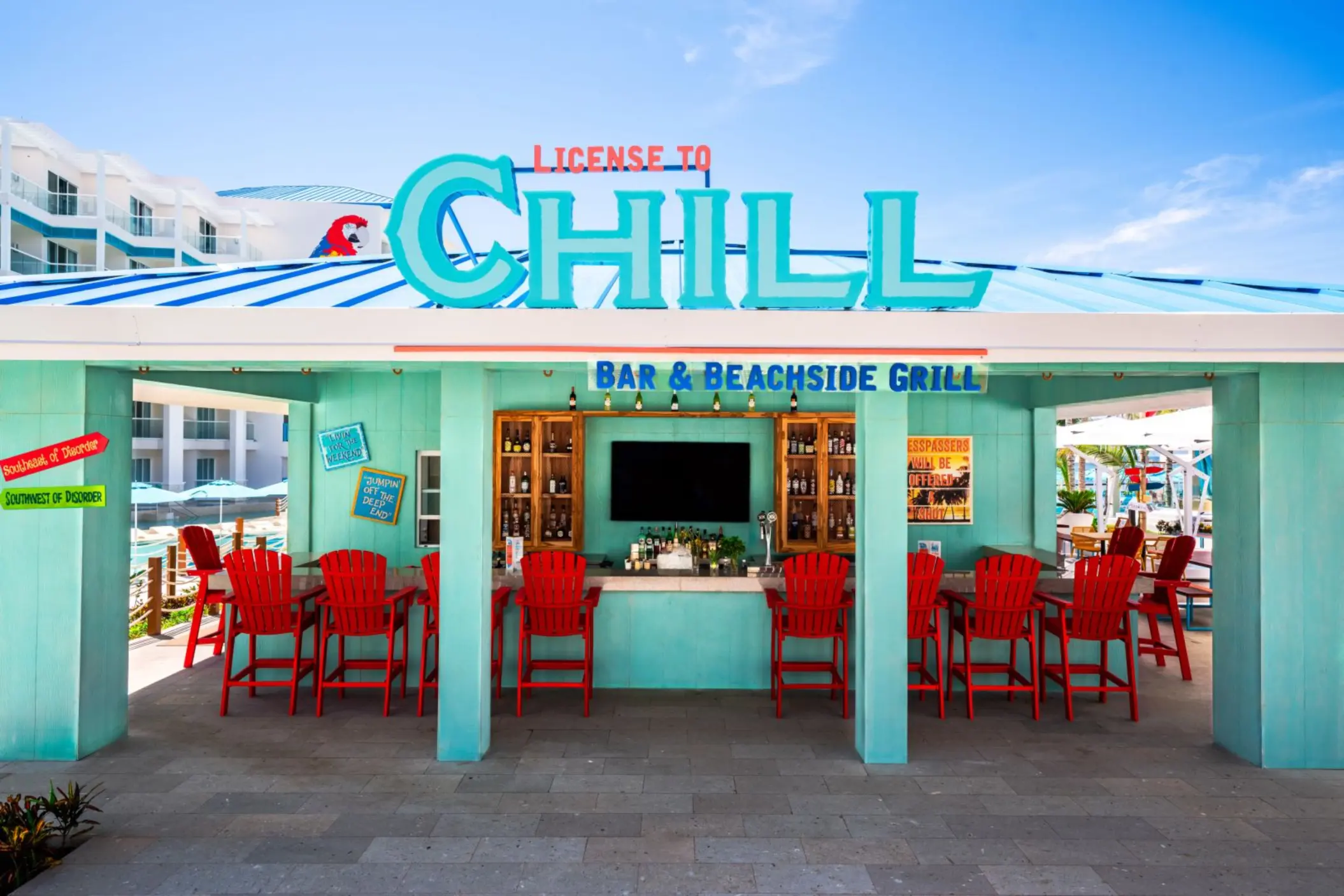 bar and beachside grill at Margaritaville Island Reserve Riviera Maya