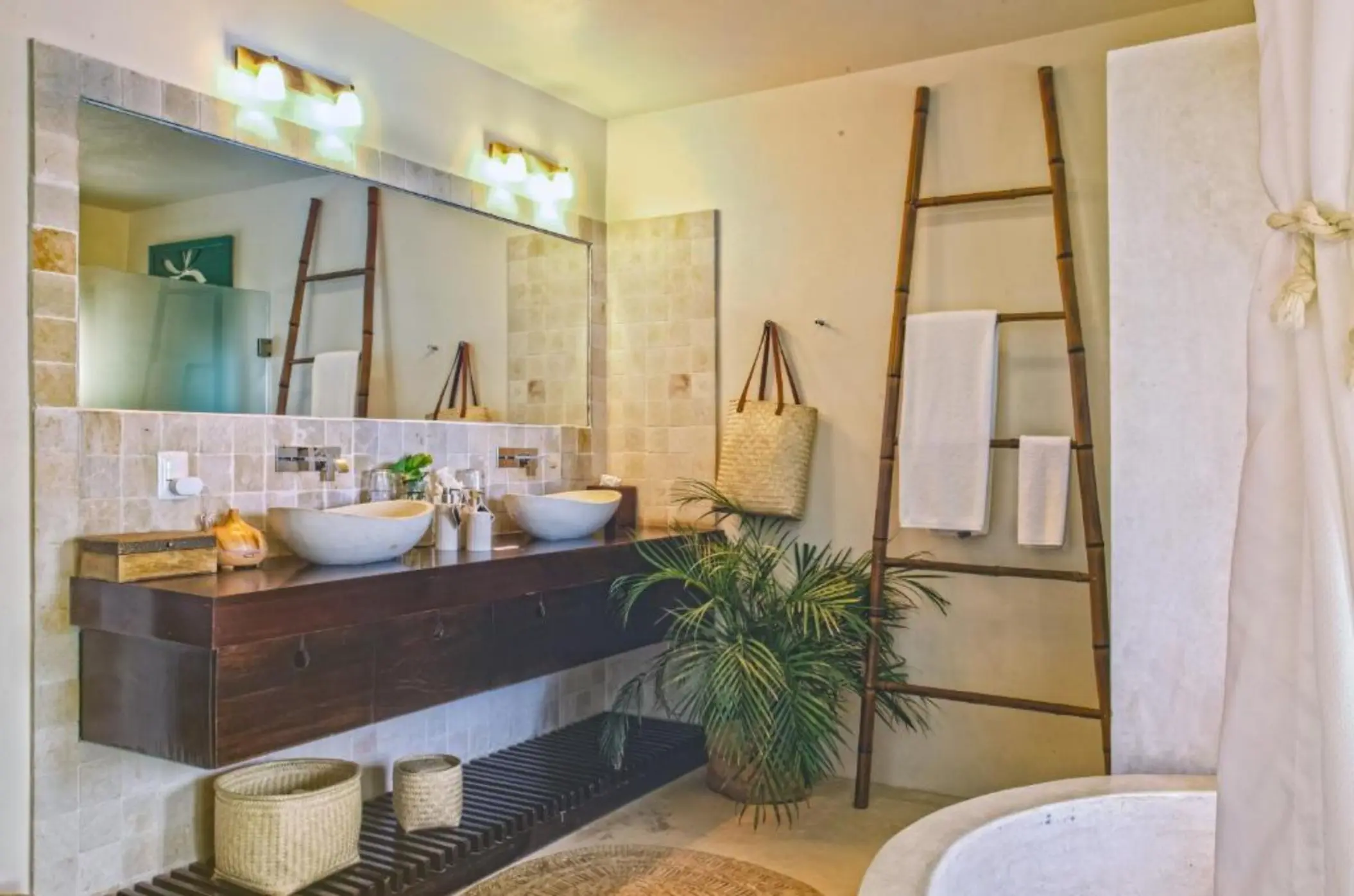 washroom of suite at Mezzanine Hotel