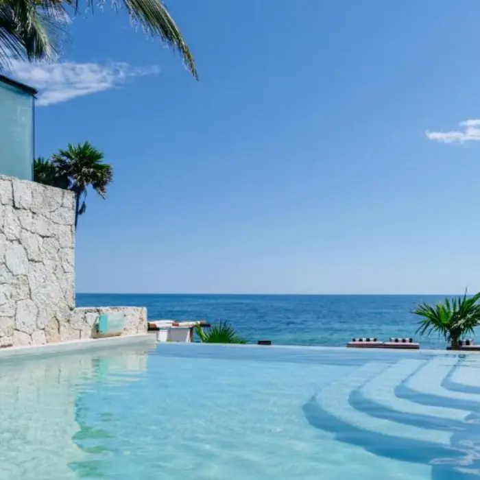 pool at Mi Amor