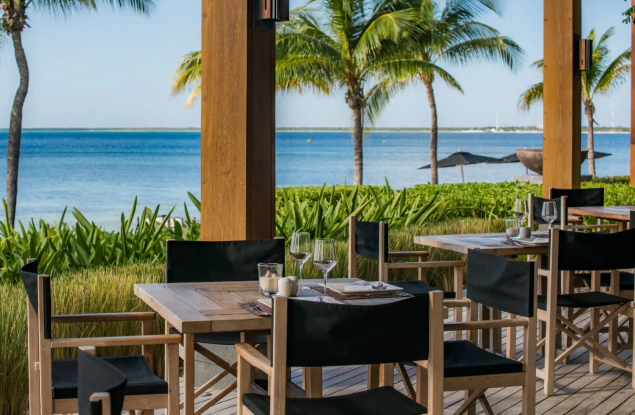 oceanfront restaurant at Nizuc Resort and Spa