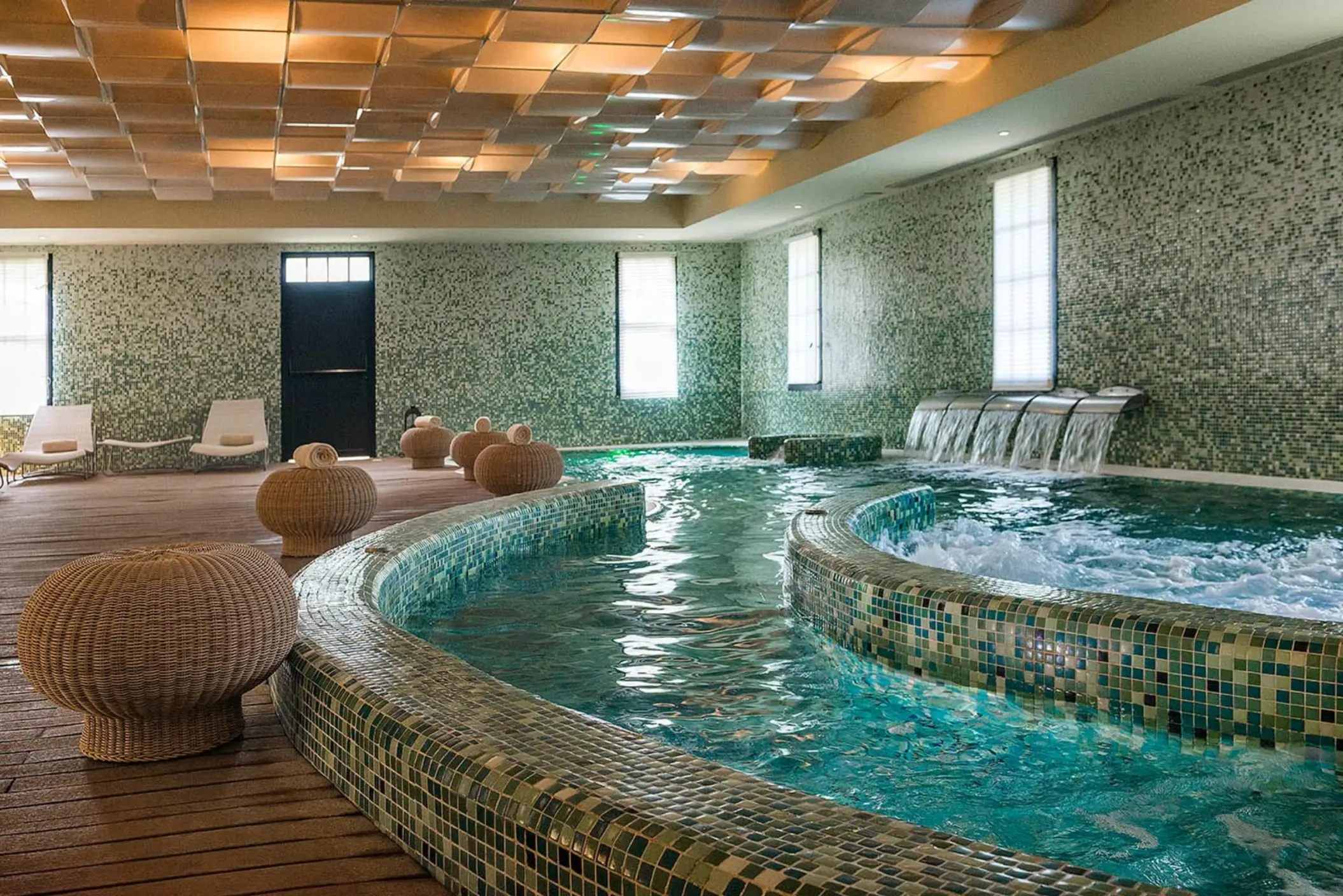 The spa's hydrotherapy circuit with a jacuzzi and a flowing water feature.