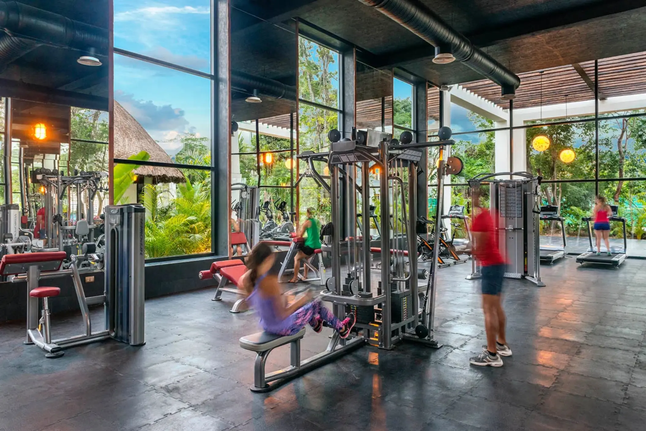 people working out at the gym at Ocean Riviera Paradise