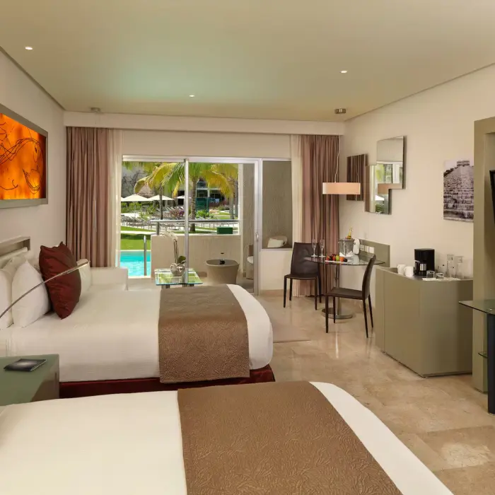 swim up suite at Paradisus Playa del Carmen