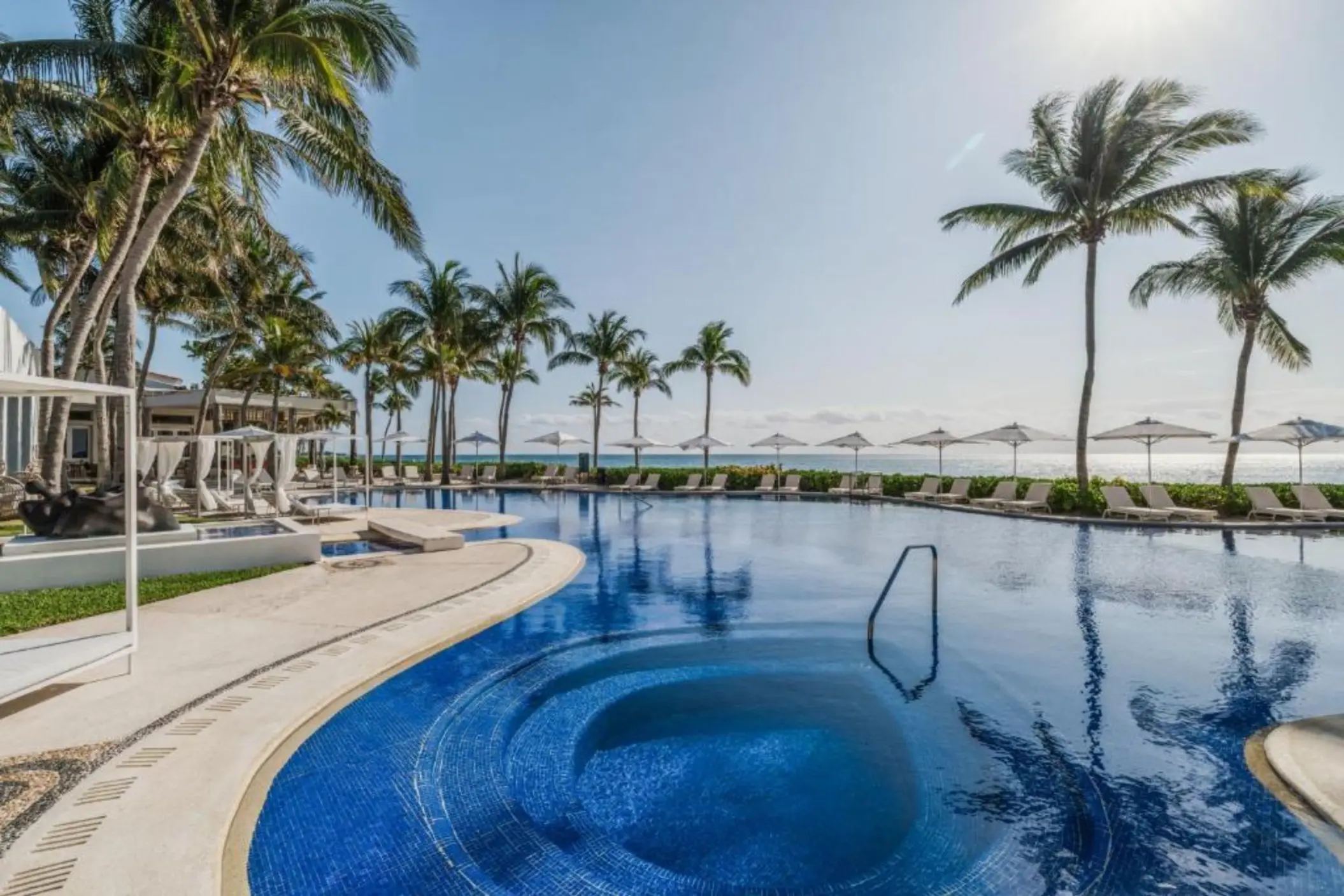 oceanside pool at Paraiso de la Bonita