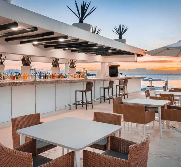 aqua bar at playacar palace