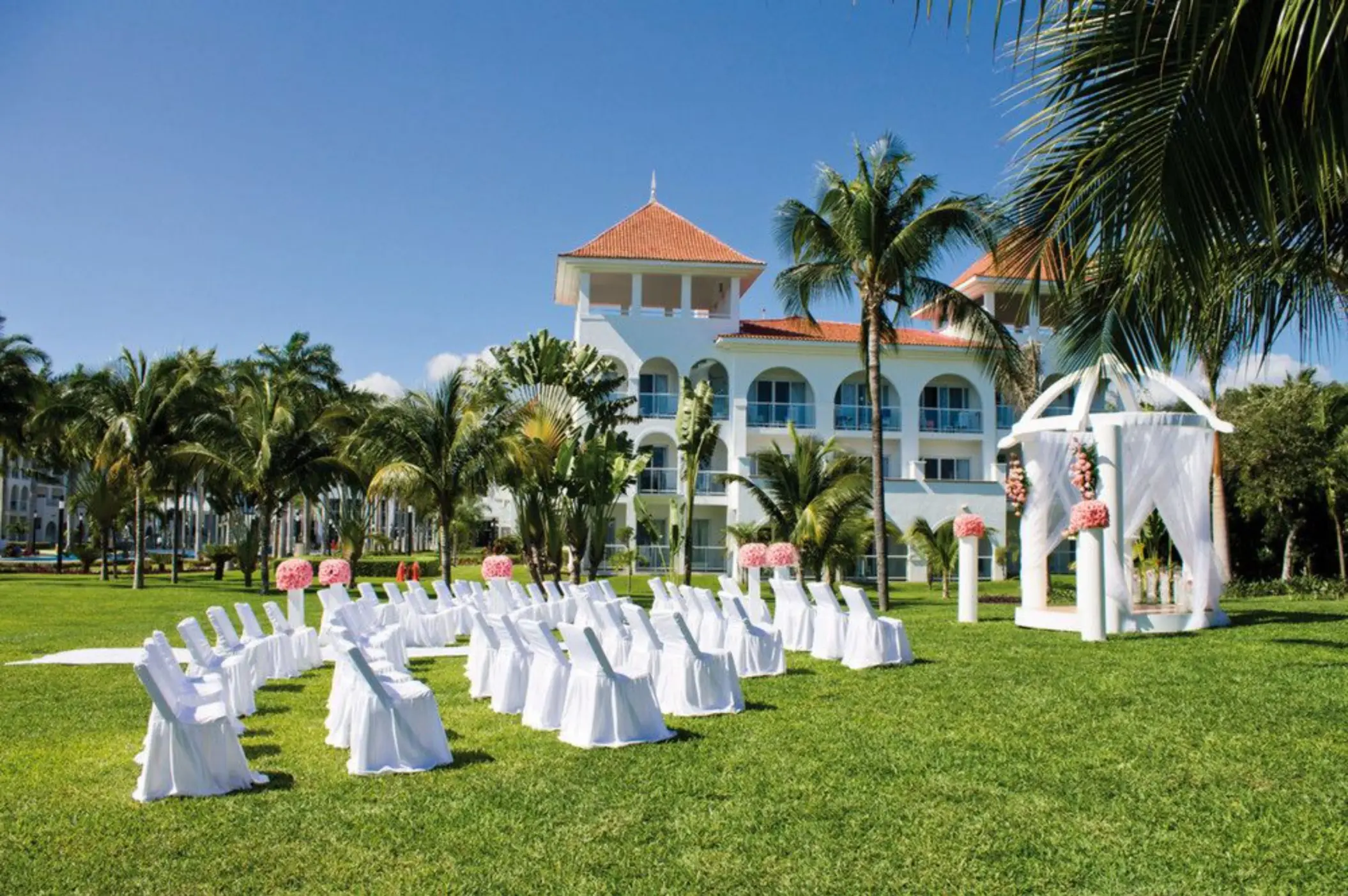 garden wedding setup at Hotel Riu Palace Mexico