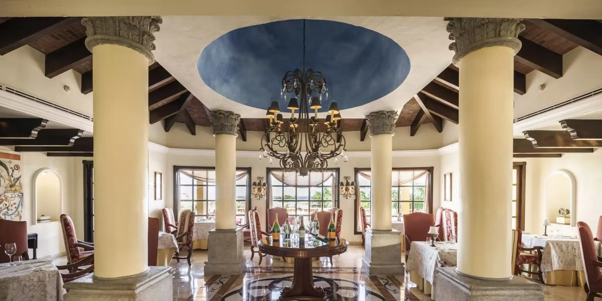 restaurant at Royal Hideaway Playacar