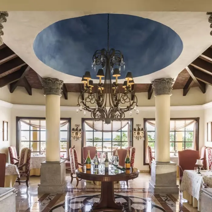 restaurant at Royal Hideaway Playacar