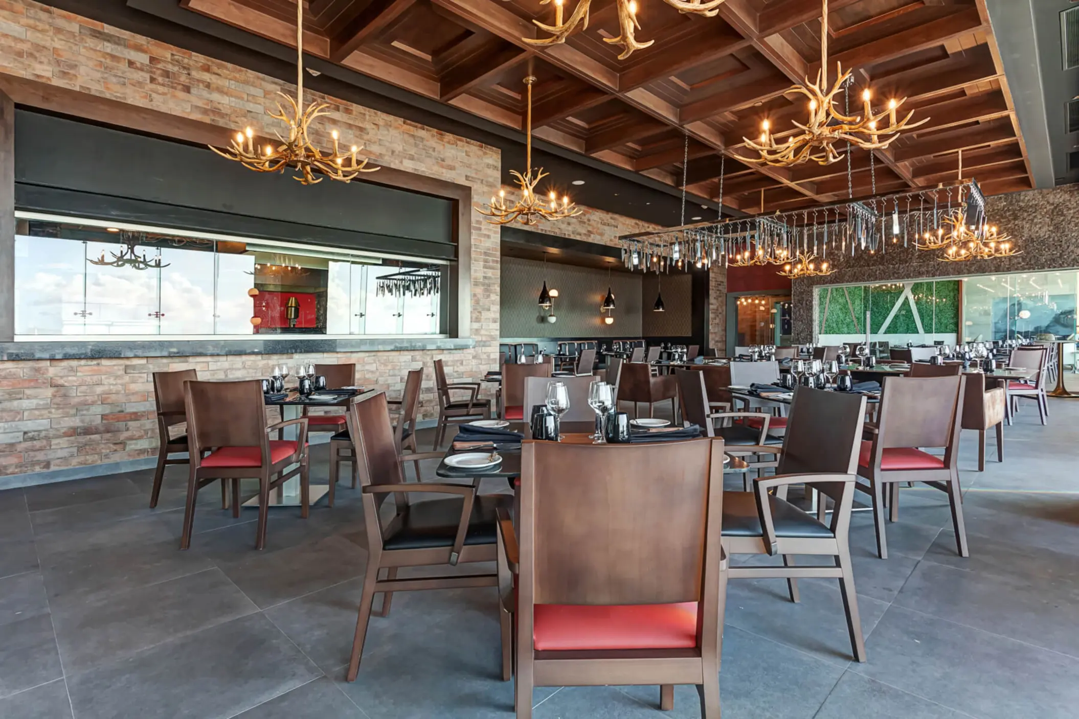 restaurant at Royalton CHIC Cancun