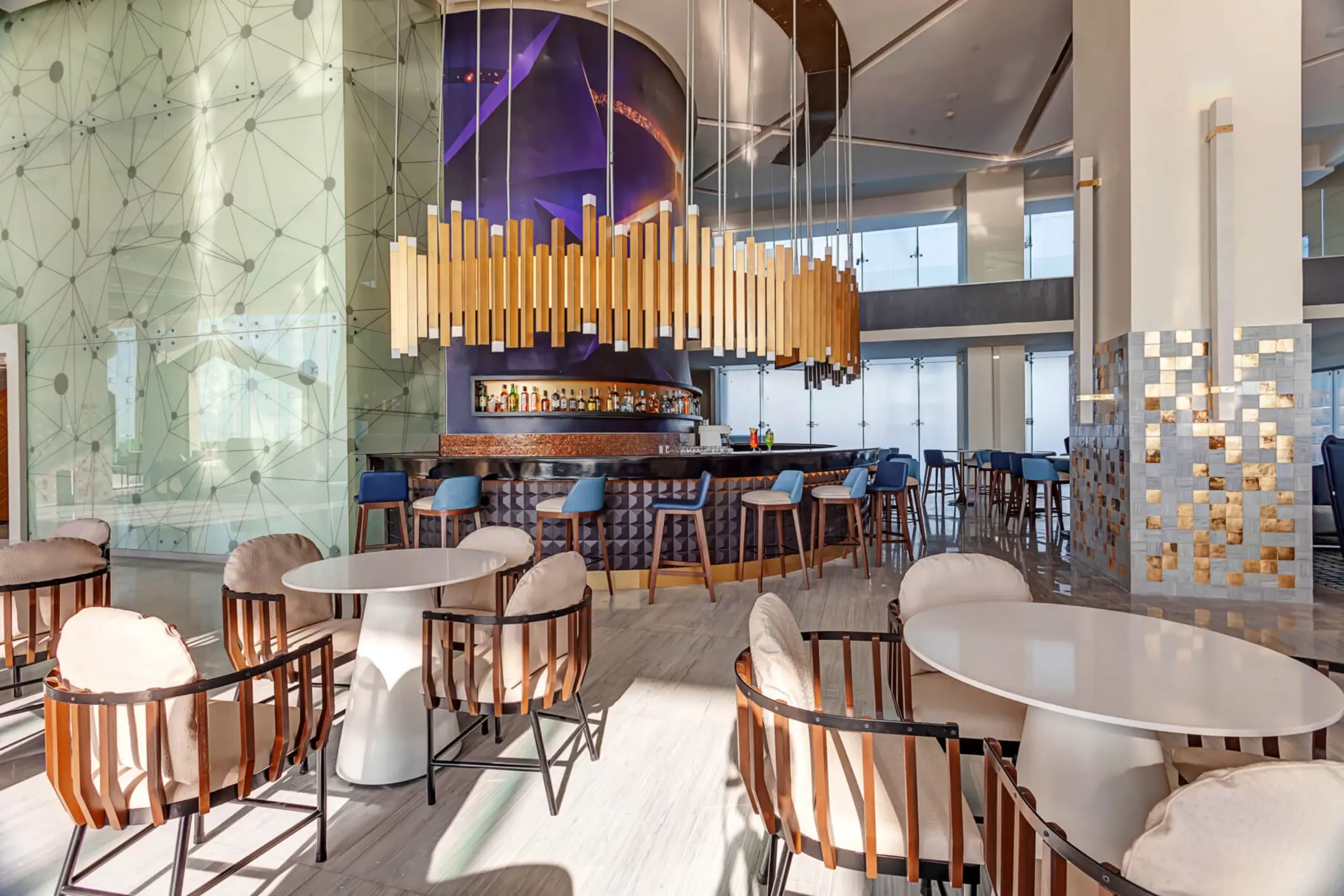 bar and restaurant at Royalton CHIC Cancun