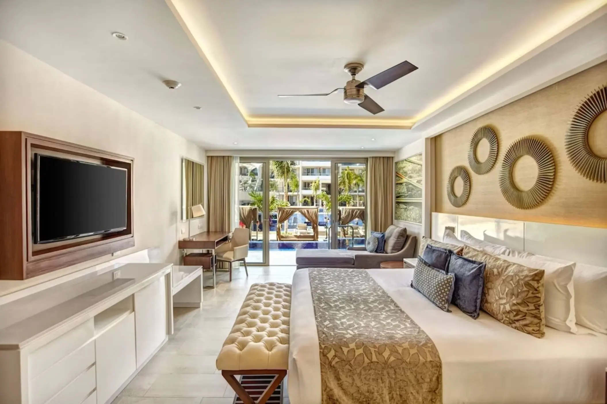 swim out suite at Royalton Riviera Cancun