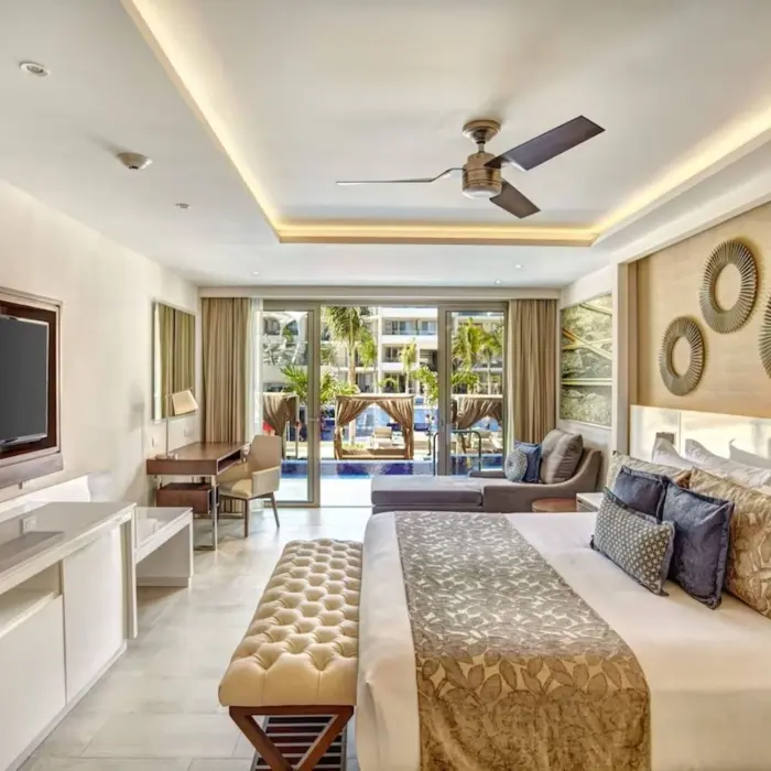 swim out suite at Royalton Riviera Cancun