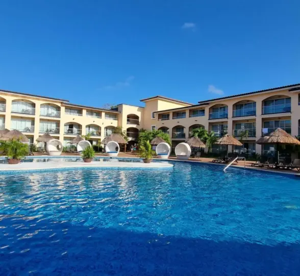 pool at Sandos Playacar