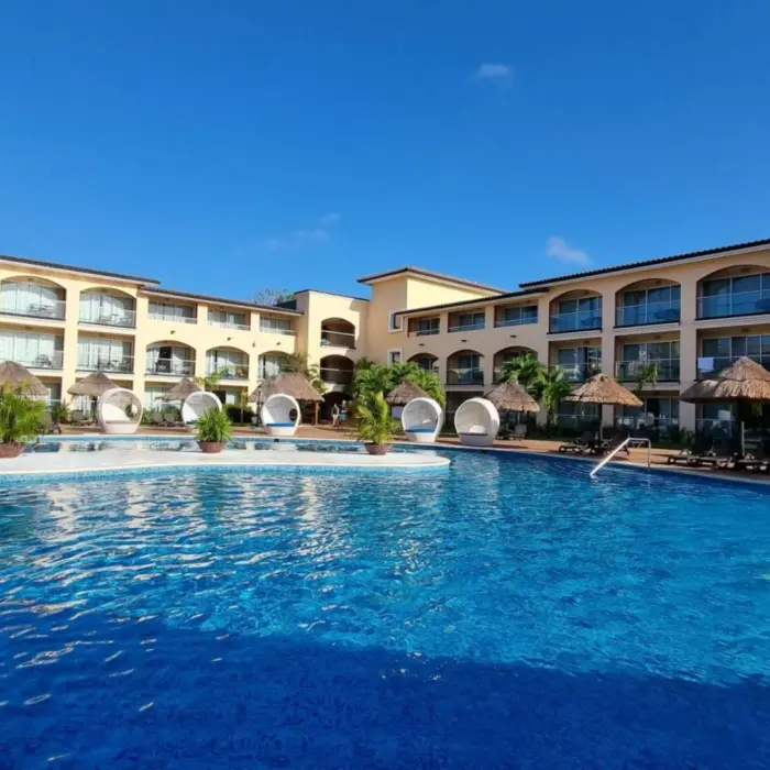 pool at Sandos Playacar