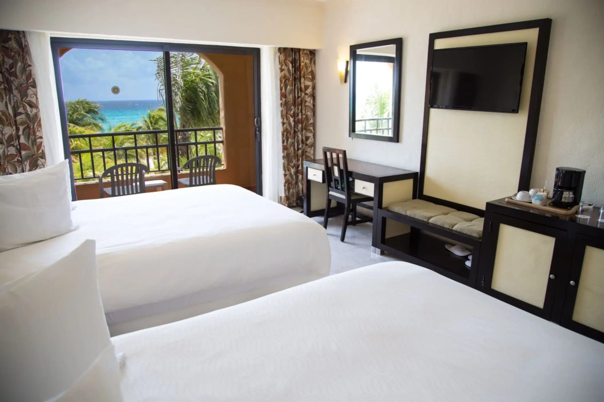 superior oceanfront suite at sandos playacar