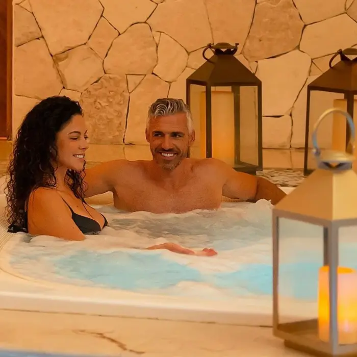 couple at the spa jacuzzi at Sun Palace Cancun