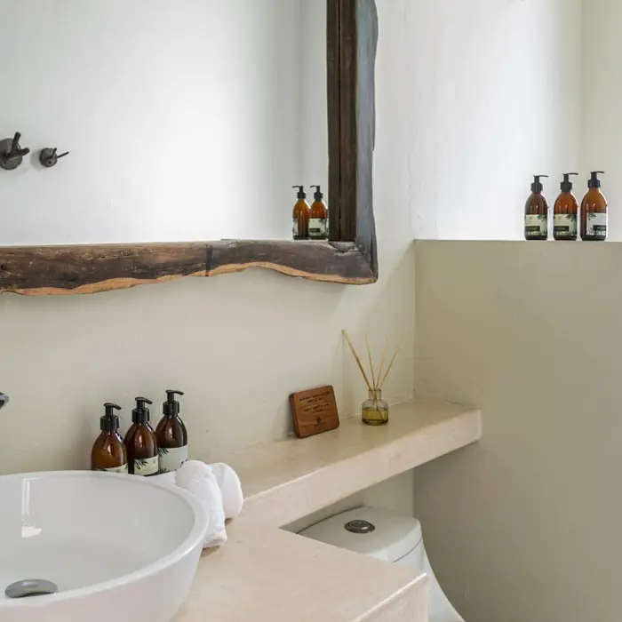 washroom with amenities at Una Vida Tulum